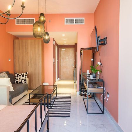 Poolside Charm Apartamento Abu Dhabi Exterior foto
