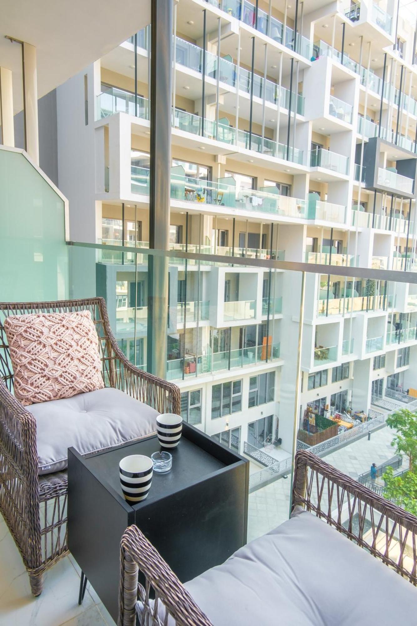 Poolside Charm Apartamento Abu Dhabi Exterior foto